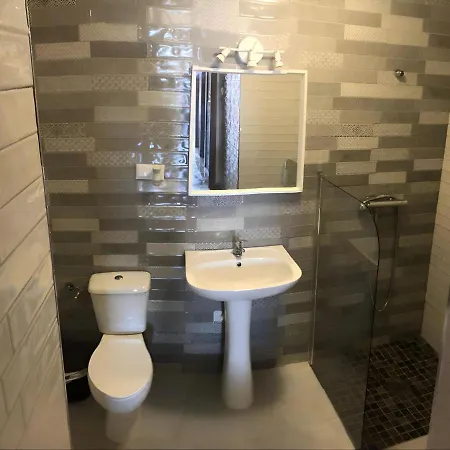 Con Piscina Privada Solo Familias *